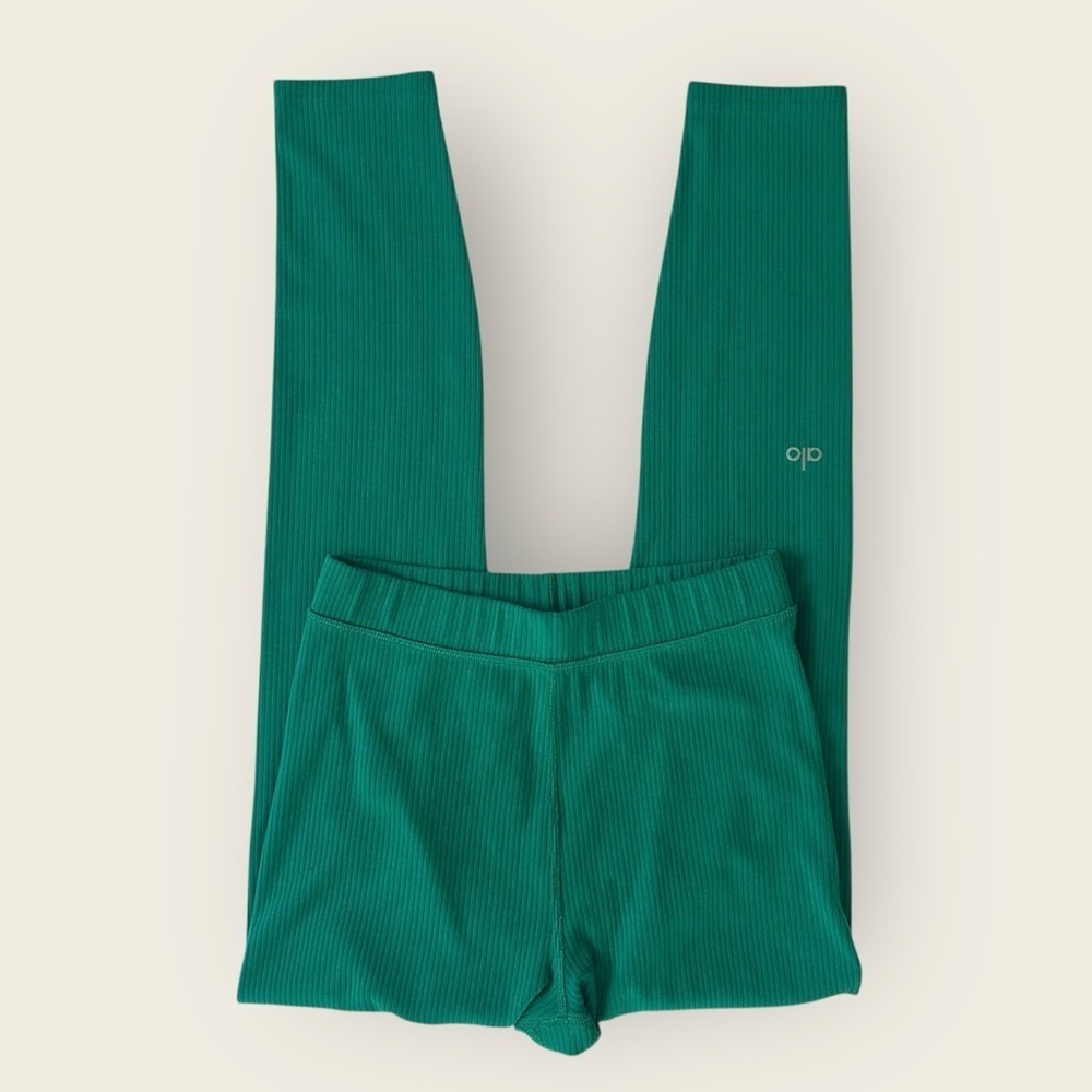 Alo Yoga Blissful High-Waisted Ribbed 7/8 Legging - Green SMALL